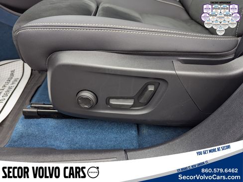 Certified 2023 Volvo C40 P8 Recharge Ultimate image 9