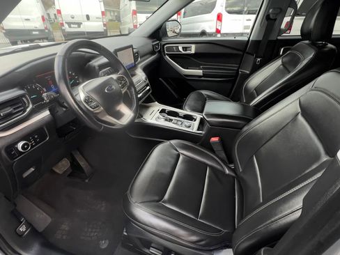 Used 2023 Ford Explorer XLT w/ Equipment Group 202A image 21