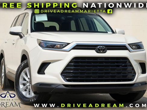 Used 2024 Toyota Grand Highlander AWD image 2