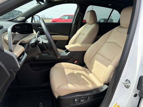Used 2025 Cadillac XT4 Premium Luxury w/ Technology Package image 31