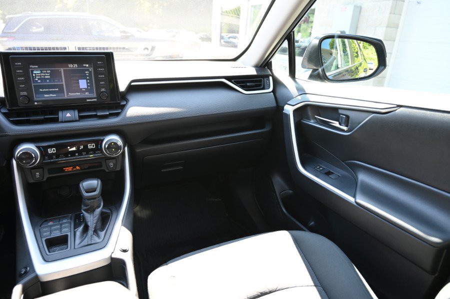 Used 2020 Toyota RAV4 XLE w/ All Weather Liner Package AWD/4WD image 12