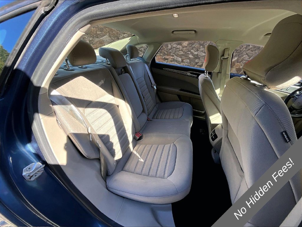 Used 2019 Ford Fusion SE FWD image 24