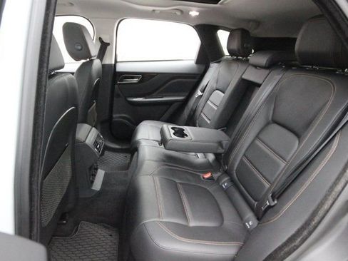 Used 2018 Jaguar F-PACE Prestige image 20