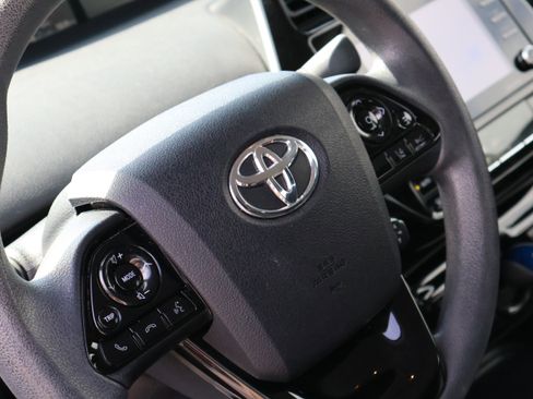 Used 2021 Toyota Prius L Eco FWD image 23