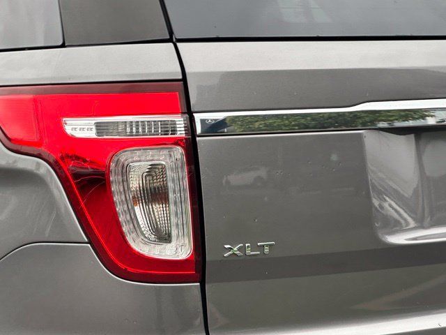 Used 2014 Ford Explorer XLT w/ Equipment Group 202A AWD/4WD image 11