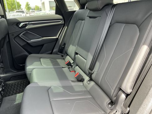 Used 2025 Audi Q3 2.0T Premium w/ Convenience Package AWD/4WD image 34