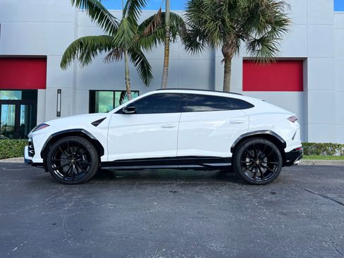Used 2021 Lamborghini Urus AWD/4WD image 17