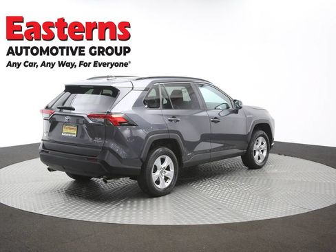 Used 2021 Toyota RAV4 XLE AWD/4WD image 40