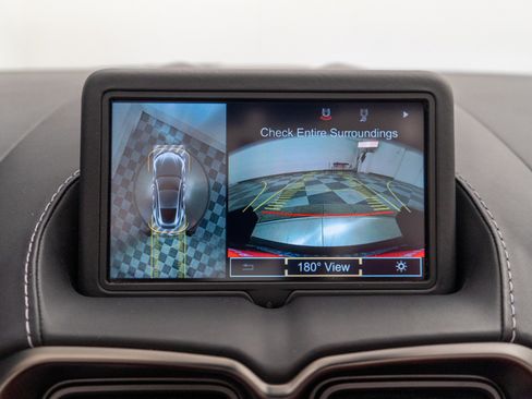 Used 2022 Aston Martin V8 Vantage Roadster image 17