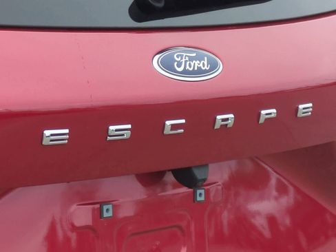 Used 2024 Ford Escape ST-Line w/ Tech Pack #1 AWD/4WD image 13