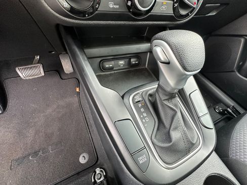 Used 2023 Kia Soul LX w/ LX Technology Package image 27