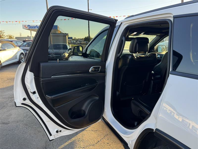 Used 2017 Jeep Grand Cherokee Trailhawk AWD/4WD image 19