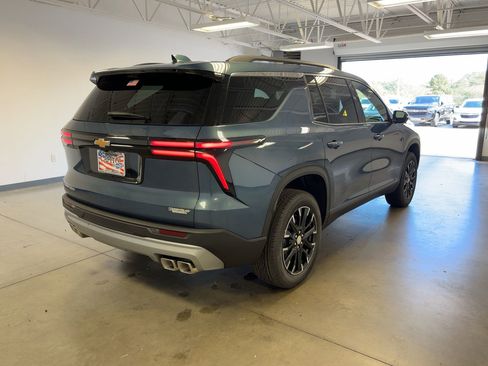 New 2026 Chevrolet Traverse LT w/ Sun and Wheel Package image 8