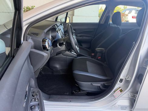 Used 2025 Nissan Versa SV FWD image 27