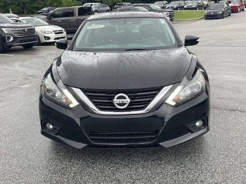 Used 2016 Nissan Altima 3.5 SL w/ 3.5 Technology Package FWD image 2