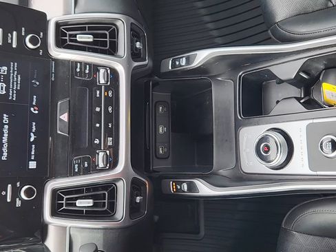 Used 2021 Kia Sorento S image 14