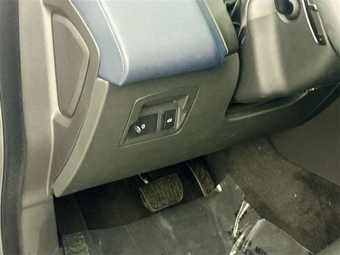 Used 2026 Land Rover Range Rover Velar S image 10