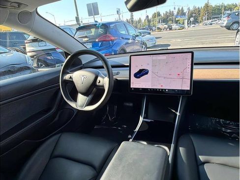 Used 2020 Tesla Model 3 Long Range AWD/4WD image 5