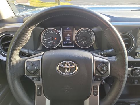 Used 2022 Toyota Tacoma SR5 image 27