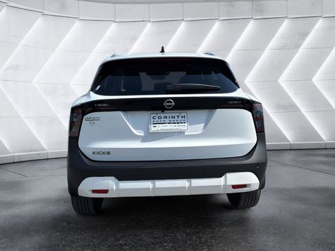 New 2026 Nissan Kicks SV w/ SV Premium Package image 7