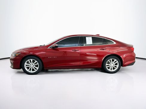 Used 2018 Chevrolet Malibu LT w/ Leather Package FWD image 4