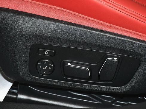 Used 2025 BMW M3 Competition w/ Executive Package image 65