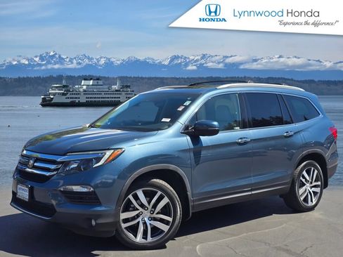 Used 2018 Honda Pilot Touring image 1