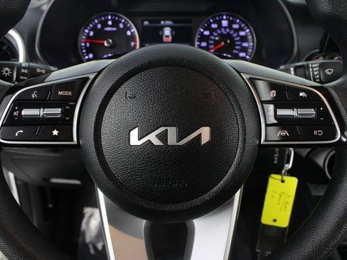 Used 2024 Kia Forte LXS w/ LXS Technology Package image 12