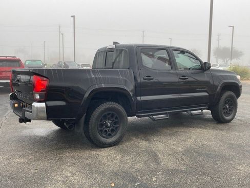 Used 2022 Toyota Tacoma SR5 image 4