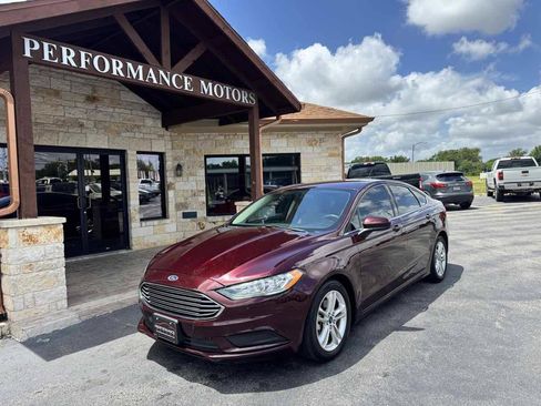 Used 2018 Ford Fusion SE w/ Fusion SE Technology Package FWD image 1