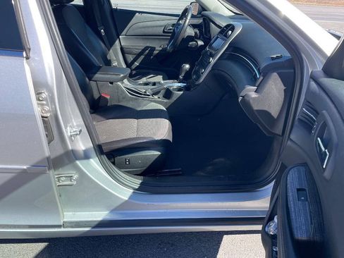 Used 2015 Chevrolet Malibu LT FWD image 12