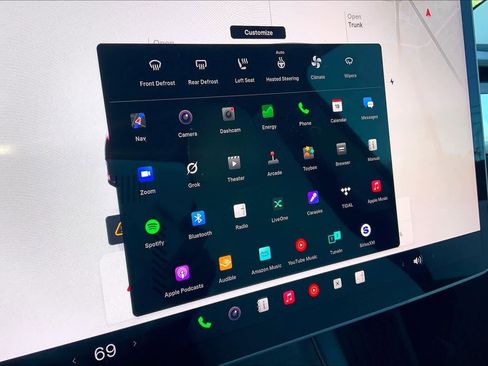 Used 2022 Tesla Model Y Long Range image 31