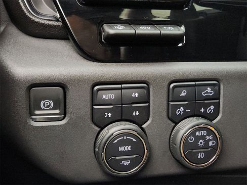 Used 2023 Chevrolet Silverado 1500 ZR2 w/ Technology Package image 35