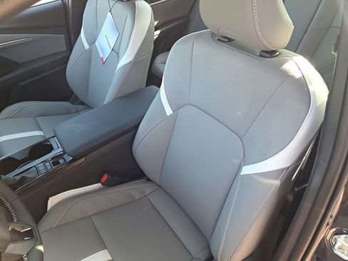 Used 2026 Toyota Camry SE image 5