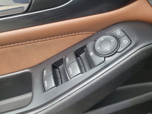 Used 2018 Chevrolet Traverse High Country image 27