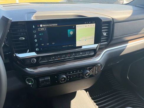 Used 2025 Chevrolet Silverado 1500 LT AWD/4WD image 24
