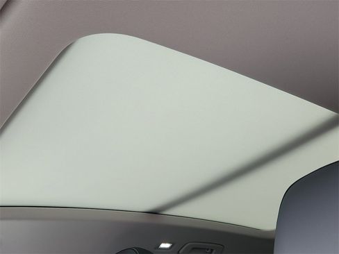 New 2025 Volkswagen Tiguan SE image 23