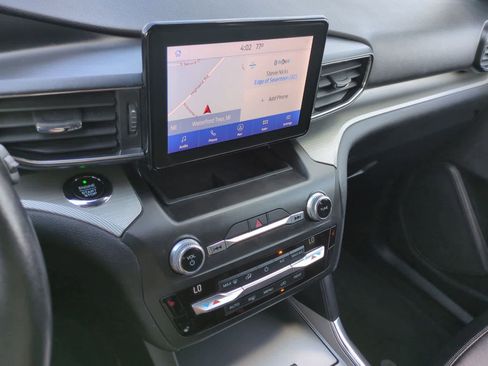 Used 2020 Ford Explorer XLT w/ Equipment Group 202A image 29