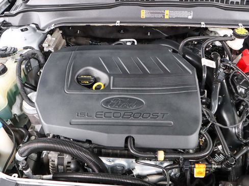 Used 2020 Ford Fusion SE image 28