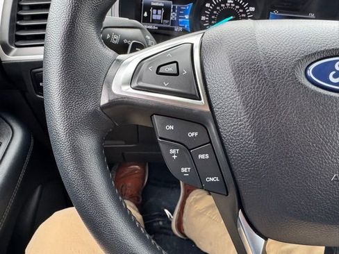 Used 2024 Ford Edge SEL w/ Convenience Package image 15