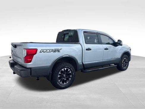 Used 2018 Nissan Titan PRO-4X w/ Pro-4x Convenience Package AWD/4WD image 2