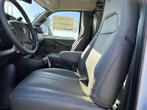 New 2025 Chevrolet Express 3500 w/ Driver Convenience Package image 16