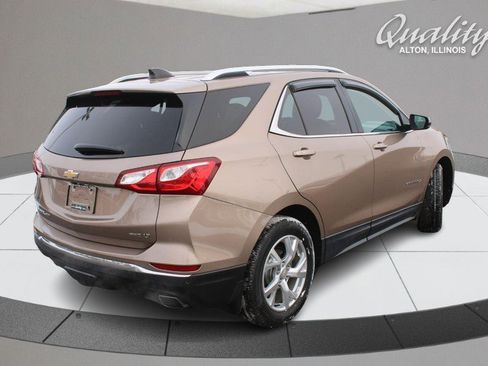 Used 2018 Chevrolet Equinox LT w/ Sun & Infotainment Package image 4