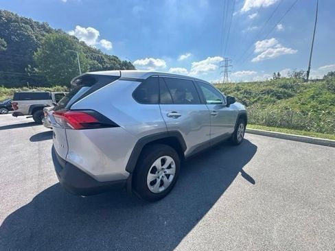 Used 2024 Toyota RAV4 LE FWD image 21