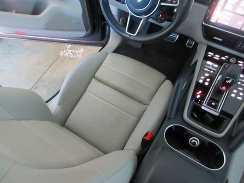 Used 2021 Porsche Cayenne S AWD/4WD image 16