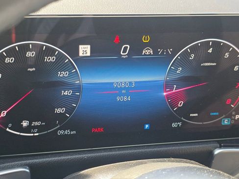 Certified 2024 Mercedes-Benz GLB 250 4MATIC image 30