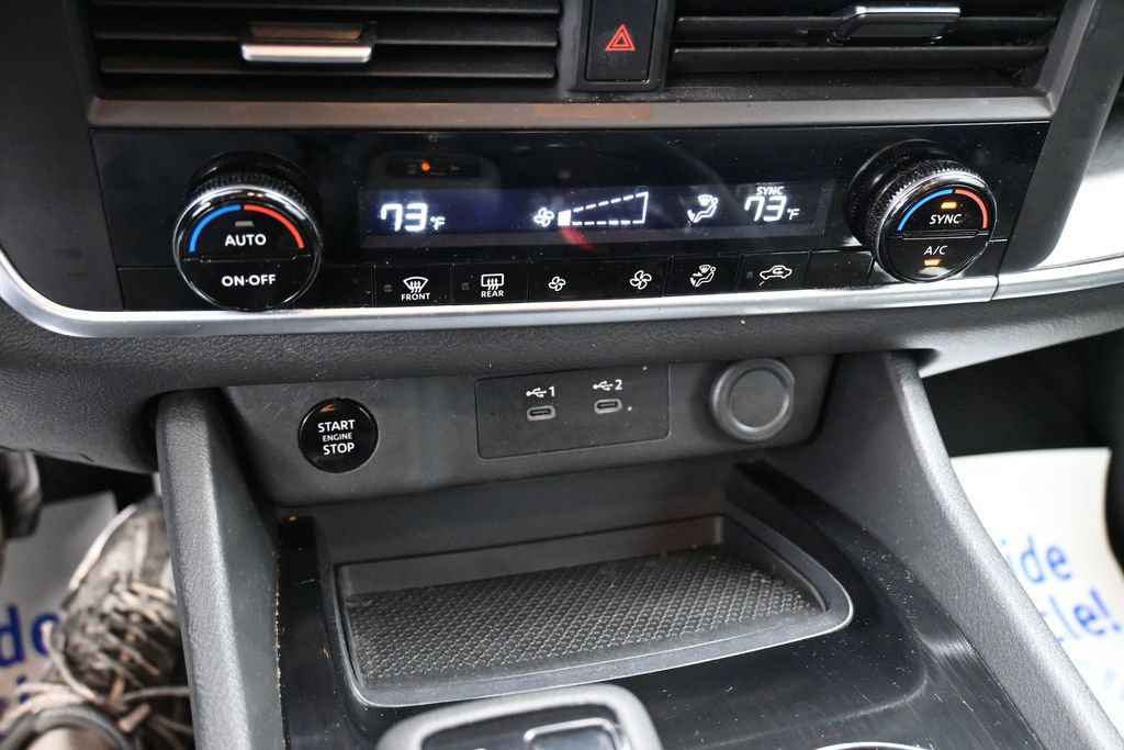 Used 2025 Nissan Rogue SV FWD image 23