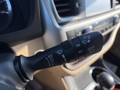 Used 2015 Toyota Highlander Limited image 26