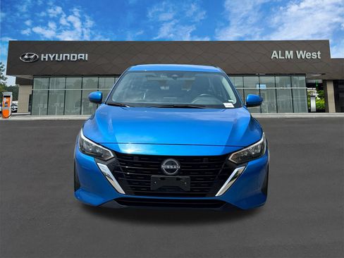 Used 2024 Nissan Sentra SV FWD image 2