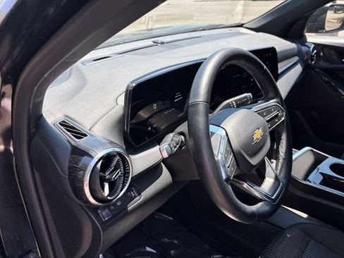 Used 2025 Chevrolet Equinox LT FWD image 35